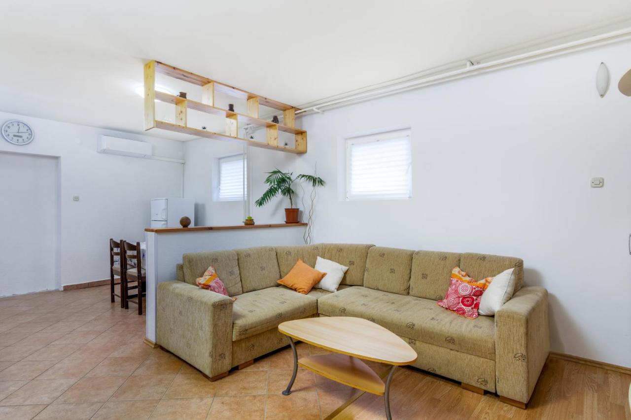 Apartment Buzet 17562a Kültér fotó